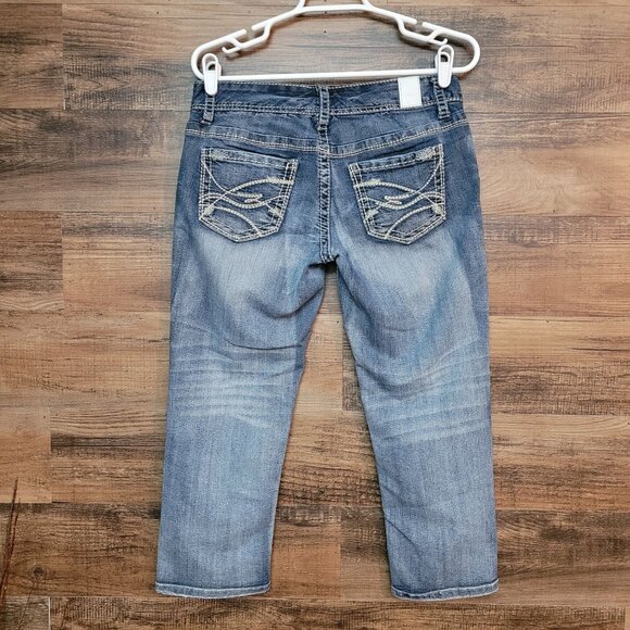Maurices Jeans Size 8 Low Rise Capri Thick Stitch Medium Light Wash Stretch - Picture 2 of 10